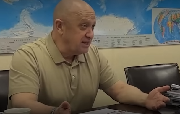 «МК»: Евгения Пригожина тайно отпели на отшибе перед похоронами