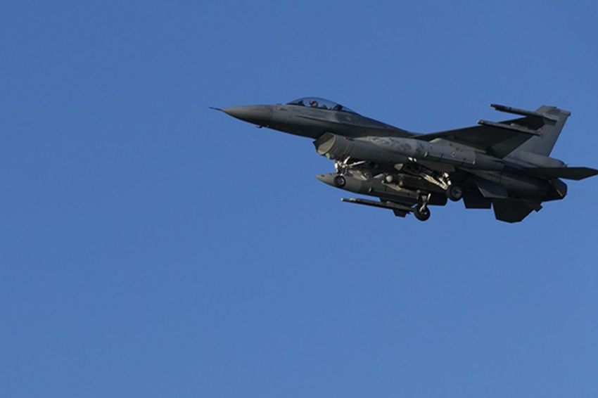 Америка годами будет дразнить Украину истребителями F-16