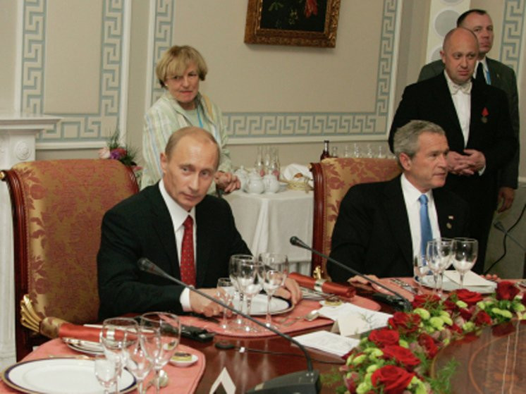 Джордж Буш-младший удивился своей давней фотографии с Пригожиным