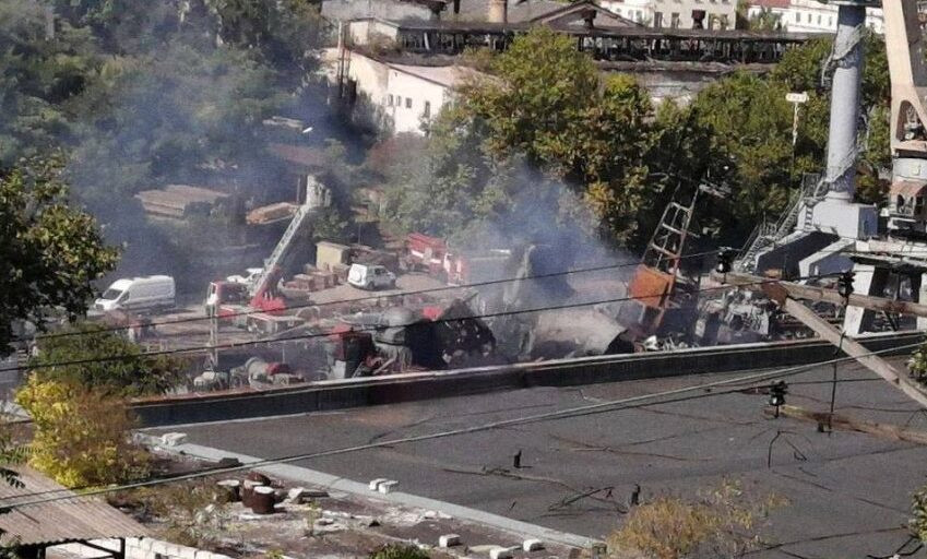 Разведка Британии оценила потери флота РФ после удара по Севастополю