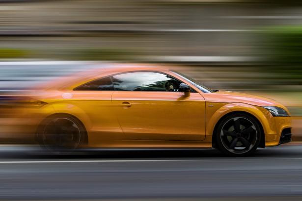 В России двойной обгон может стать основанием для лишения водителя прав на полгода