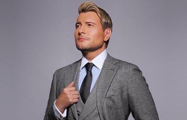 Басков в эфире «Ну-ка, все вместе!» пообещал подарить квартиру в Москве Хабибу Шарипову