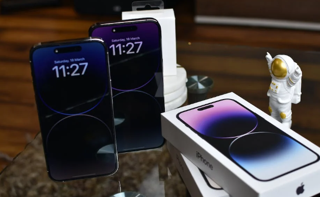 На дисплее iPhone нашли невидимый QR-код