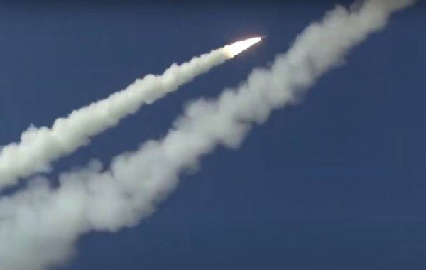 В Крыму российские силы ПВО сбили ракету и беспилотник