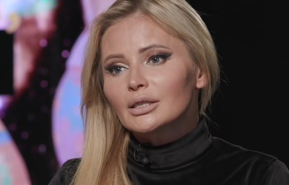 Дана Борисова рассказала, как родители избили ее из-за школьной формы