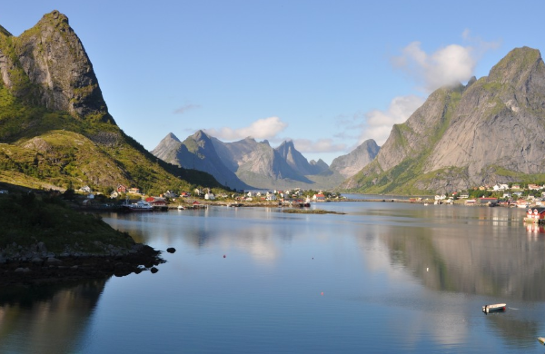 Туристов на Лофотенских островах попросили испражняться в пакеты