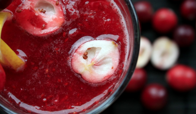 В Роспотребнадзоре рассказали россиянам о пользе клюквы