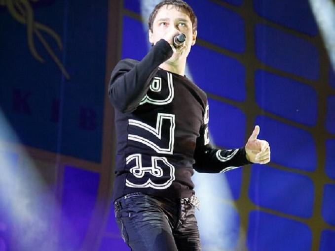 В Краснодаре посадили 80 белых роз в парке в память о Юрии Шатунове