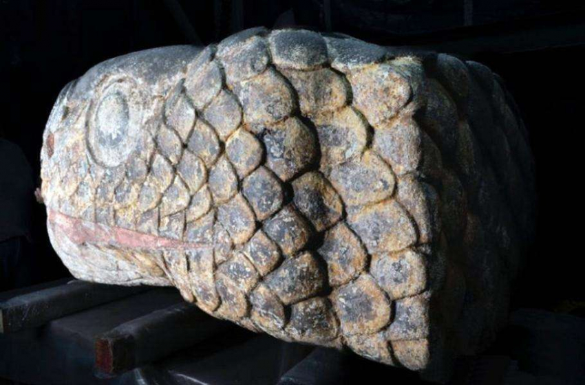 Землетрясение обнаружило гигантскую голову ацтекской змеи под университетом Мехико