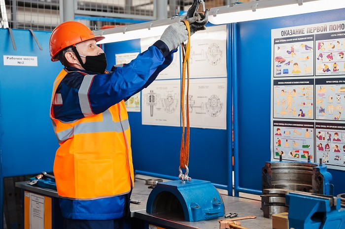 На «Нефтебазе «Усть-Луга» добились отличных показателей в области охраны труда - Новая общественная газета